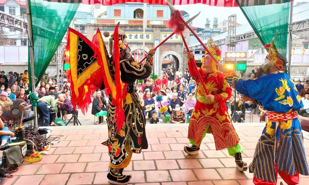 Đất tuồng vang tiếng trống chầu